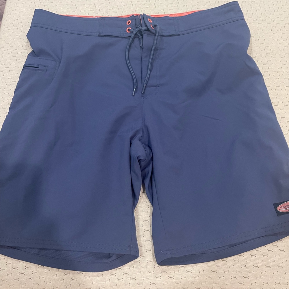 Men’s Vineyard Vines board shorts